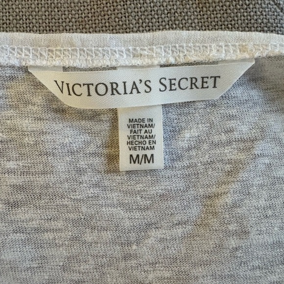 Victoria's Secret White Camisole Top. SIZE M - Picture 6 of 6